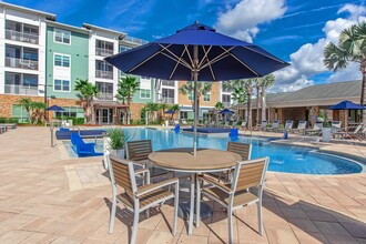 SOLA South Lux Apartments in Jacksonville, FL - Building Photo - Building Photo