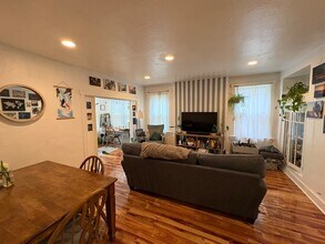 5850 Alderson St, Unit 5 in Pittsburgh, PA - Building Photo - Building Photo