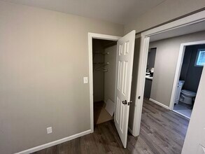 40 Old Northport Rd, Unit first floor in Kings Park, NY - Foto de edificio - Building Photo