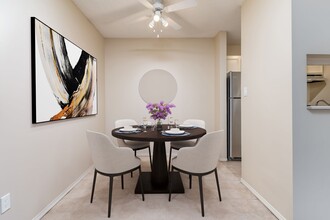 Westridge Estates B in Edmonton, AB - Building Photo - Building Photo