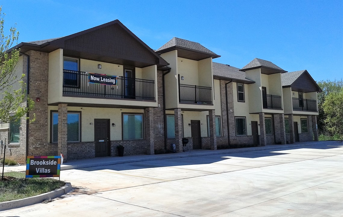 Brookside Villas in Edmond, OK - Foto de edificio