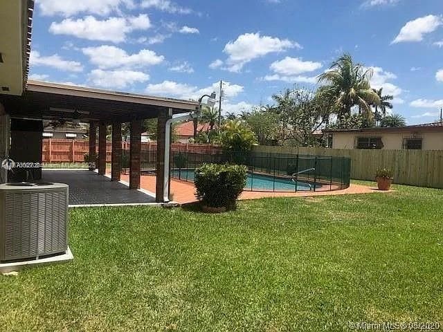 3401 SW 108th Ave in Miami, FL - Building Photo - Building Photo
