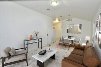 36 Jewett Ave in Jersey City, NJ - Building Photo - Building Photo