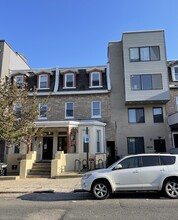 3832 Baring Street, Unit 3 in Philadelphia, PA - Foto de edificio - Building Photo