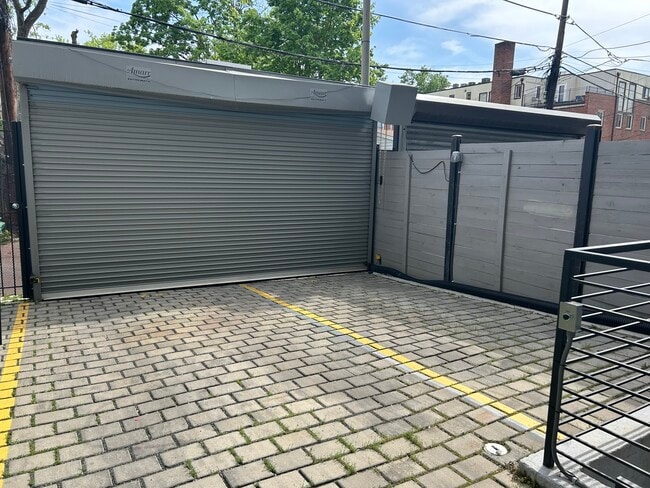 818 Kennedy St NW, Unit 9 in Washington, DC - Building Photo - Building Photo