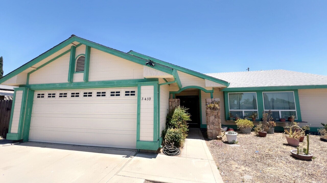 3430 Suzanne Ct in Atwater, CA - Building Photo