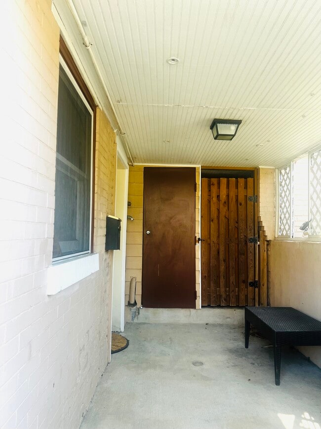 1663 Newton St NW, Unit Newton ST in Washington, DC - Foto de edificio - Building Photo