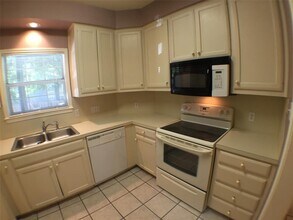 2100 San Gabriel St in Austin, TX - Building Photo - Building Photo