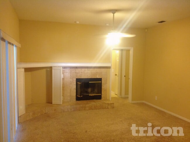 2212 Misty Ridge Ln, Unit 0817 in Valrico, FL - Building Photo - Building Photo