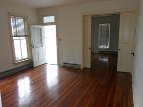 118-120 N Potomac St in Waynesboro, PA - Foto de edificio - Building Photo