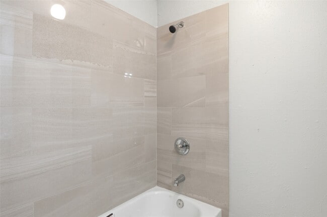 4919 Hickorygate Dr in Spring, TX - Building Photo - Building Photo