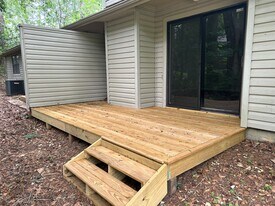 2201 Hartsfield Rd in Tallahassee, FL - Building Photo