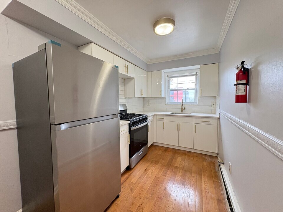 20 Western Ave, Unit 2 in Jersey City, NJ - Building Photo