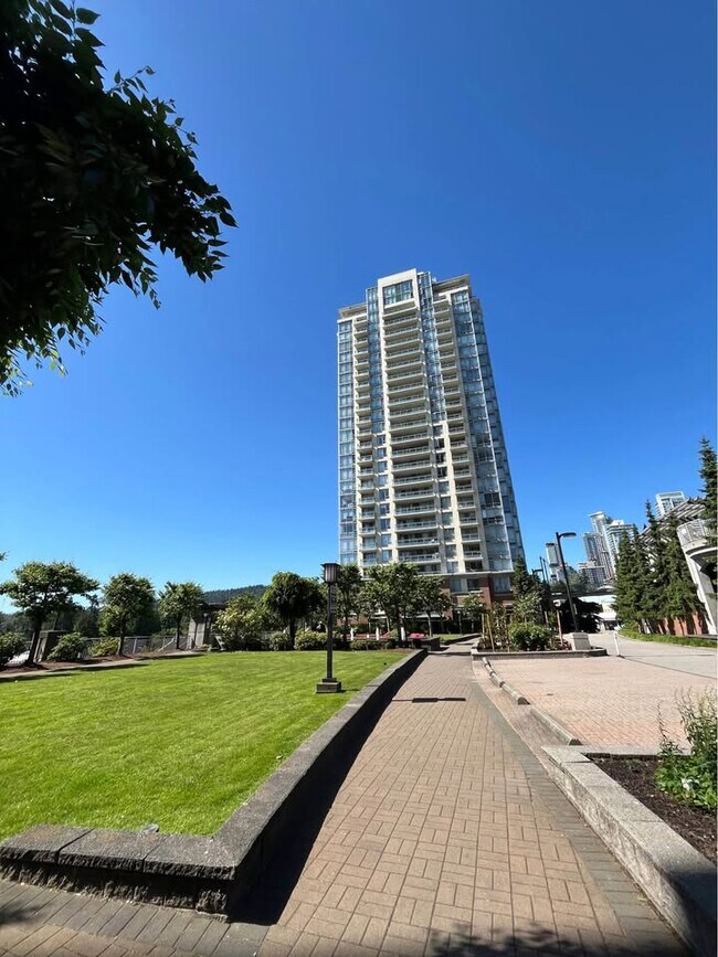 9868 Cameron St in Burnaby, BC - Building Photo - Building Photo