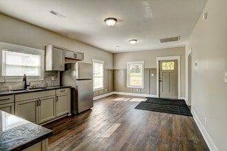 221 Walker St in Kings Mountain, NC - Building Photo - Building Photo