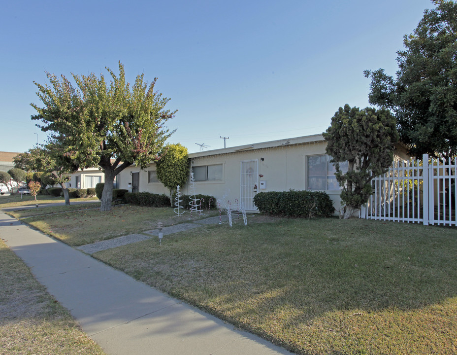 13154 Cedar St in Westminster, CA - Building Photo