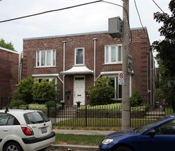 17 Claxton Blvd in Toronto, ON - Building Photo - Building Photo