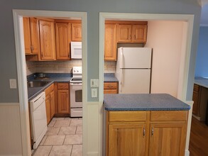 11 Rambling Brook Ln in Glastonbury, CT - Building Photo - Building Photo