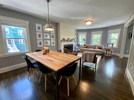 55 Eliot Cres, Unit 2 in Chestnut Hill, MA - Building Photo