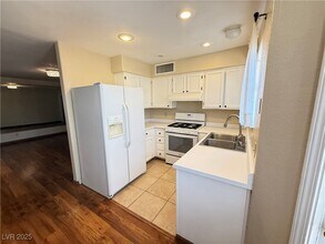 8004 Celestial Ave in Las Vegas, NV - Building Photo - Building Photo