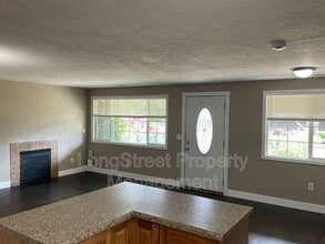7281 SE Luther Rd in Portland, OR - Building Photo - Building Photo