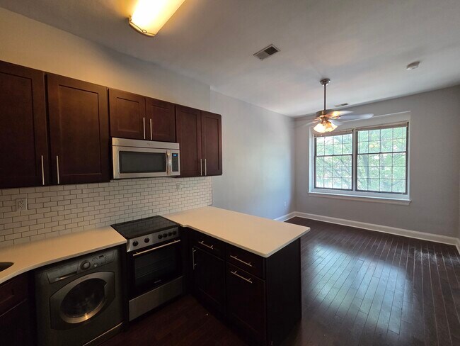 283 Keswick Ave, Unit E in Glenside, PA - Building Photo - Building Photo