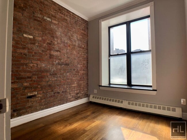 property at 219 E 28th St
