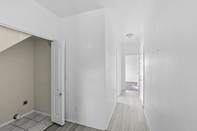 3465 Avenue C in White City, OR - Building Photo - Building Photo