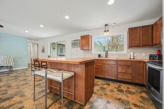 325 W Delhi Rd in Ann Arbor, MI - Building Photo - Building Photo