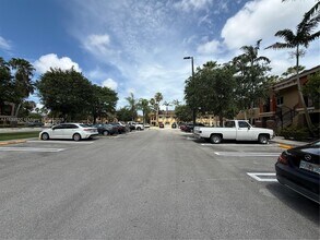 3390 NE 9th St in Homestead, FL - Building Photo - Building Photo