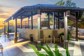 7701 Wurzbach Rd, Unit 301 in San Antonio, TX - Foto de edificio - Building Photo
