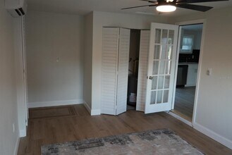 972 Ponderosa Rd in Venice, FL - Building Photo - Building Photo