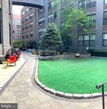 1100 S Broad St in Philadelphia, PA - Building Photo - Building Photo