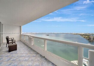 851 NE 1st Ave, Unit 2507 in Miami, FL - Building Photo - Building Photo