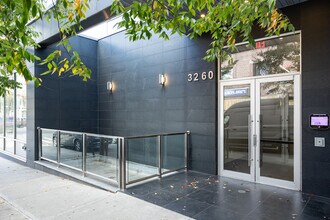 3260 106th St in East Elmhurst, NY - Foto de edificio - Building Photo