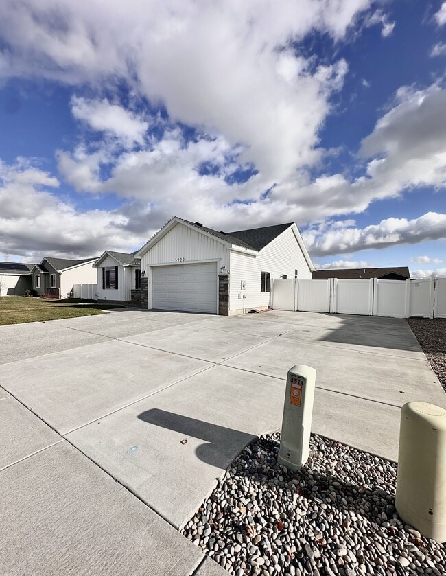 3920 Flint Ave in Idaho Falls, ID - Building Photo - Building Photo