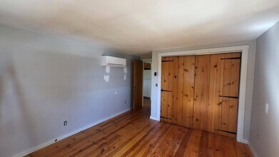 18 Sawdy Pond Ave in Tiverton, RI - Building Photo - Building Photo