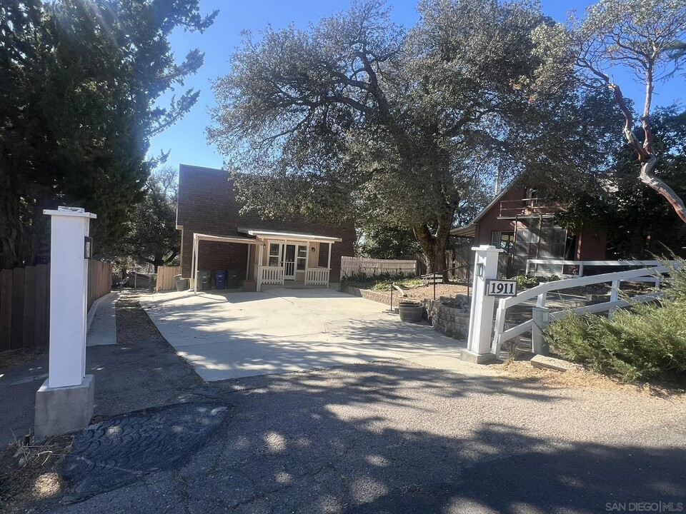 1911 2nd St in Julian, CA - Building Photo