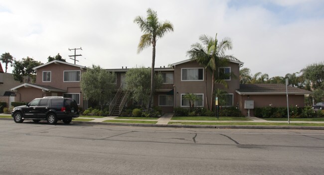 Georgia Place Apartments in Huntington Beach, CA - Foto de edificio - Building Photo