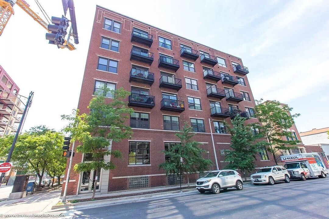 106 N Aberdeen St, Unit 5 in Chicago, IL - Building Photo