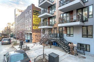 852 Metropolitan Ave in Brooklyn, NY - Building Photo - Building Photo