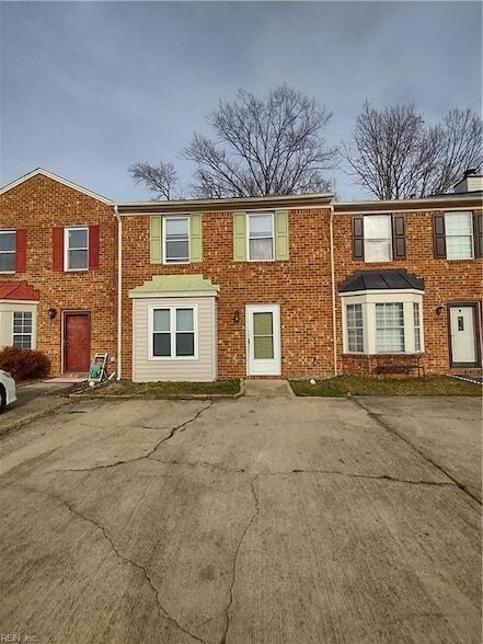 2043 Allison Dr in Chesapeake, VA - Building Photo - Building Photo