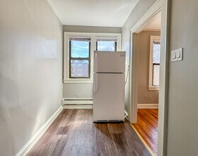 179 Sigourney St in Hartford, CT - Building Photo - Building Photo