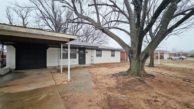 4741 Pam Pl in Del City, OK - Foto de edificio - Building Photo