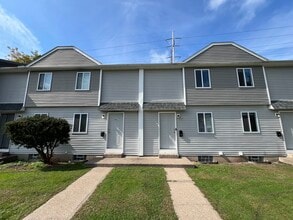 North Shore Townhomes in Rochester, NY - Building Photo - Building Photo