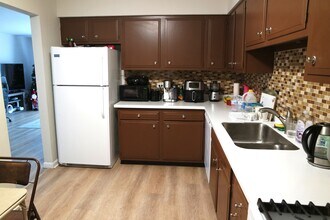 10381 Dearlove Rd in Glenview, IL - Building Photo - Building Photo