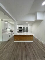 302 SW 15th St in Dania Beach, FL - Building Photo