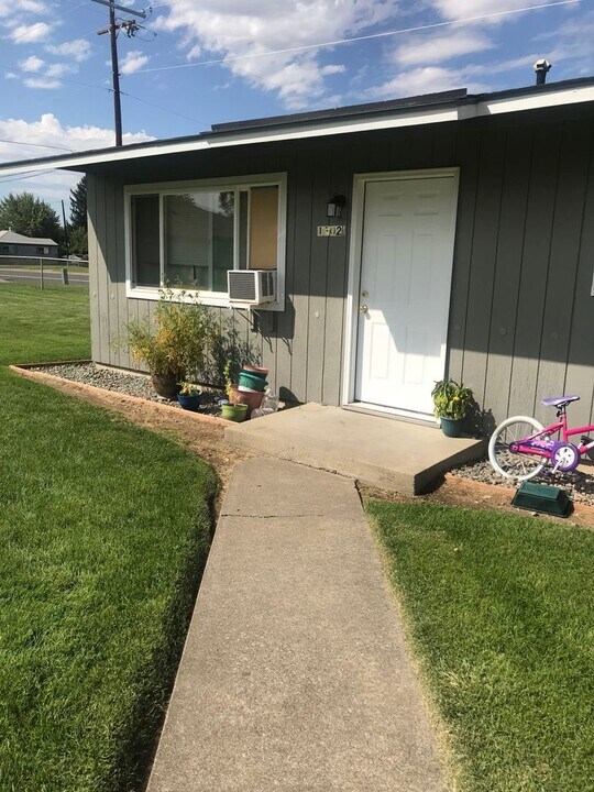 1502 S 4th Ave in Yakima, WA - Building Photo
