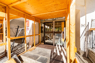 Le Manoir LaFontaine in Montréal, QC - Building Photo - Building Photo