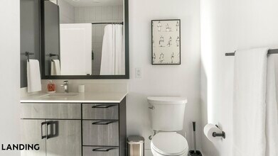 1007 S Mint St, Unit 809 in Charlotte, NC - Building Photo - Building Photo